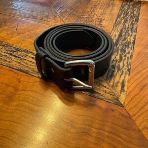 Filson Mens 1.5” Bridle Leather Belt